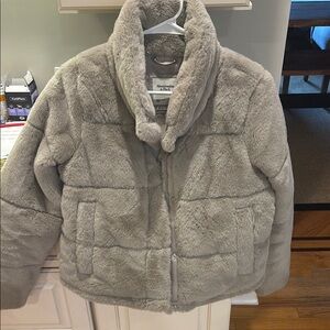 Abercrombie women’s faux fur jacket